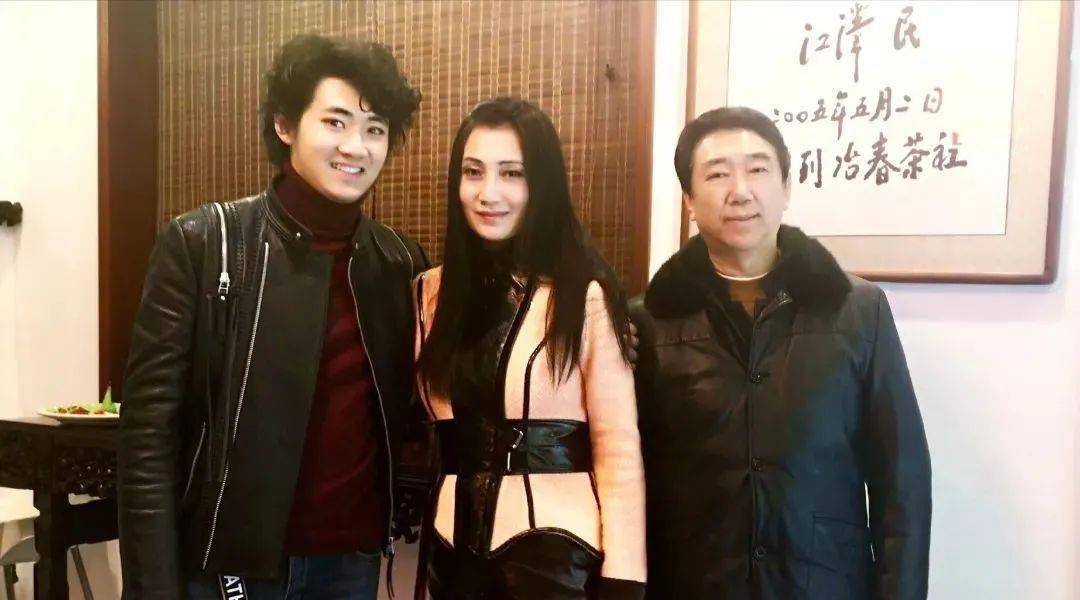 蒋勤勤母亲都是高颜值女星,孩子却个个长相平平,遗传真是门玄学啊