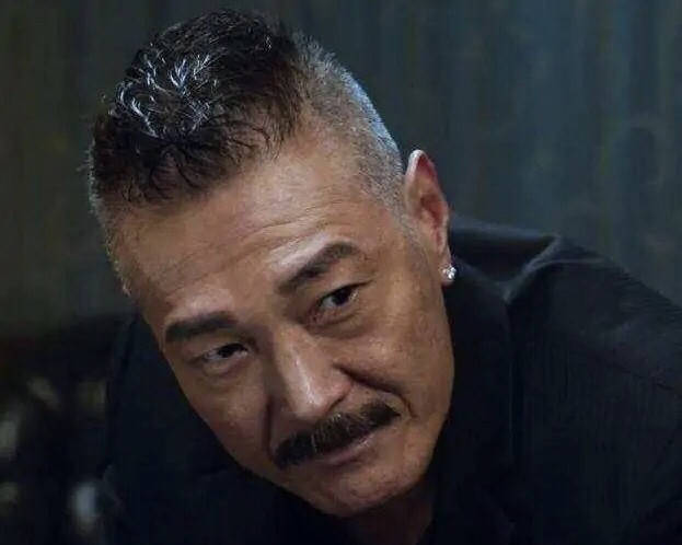 遣散费|卢惠光:曾是7届拳击冠军,为成龙效命30年,最终竟然被他以10万辞退!