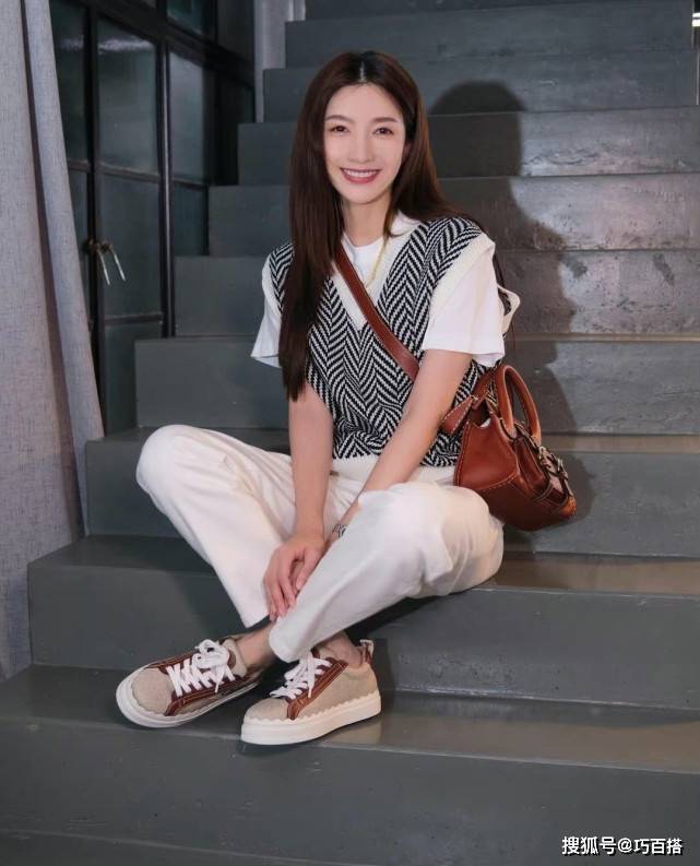 显得 江疏影私服不翻车！简单款也能气质范儿，真的太强了