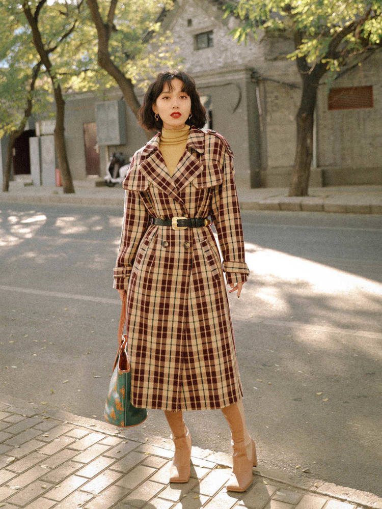 毛衣 格纹大衣的穿搭，看起来干净利索