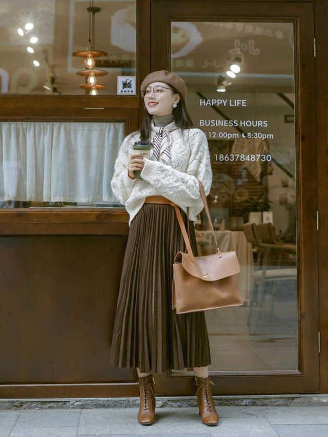 身材 百褶裙你穿对了吗？配上这几件上衣温柔又时髦，还能提升气质感