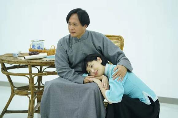 原创鬼丈夫两大男主聚首李志希学历高佟瑞欣拿雪茄霸气十足