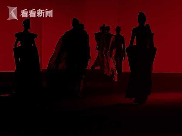 幻想 漫游侠客幻想 :“东方未来”概念秀亮相时装周
