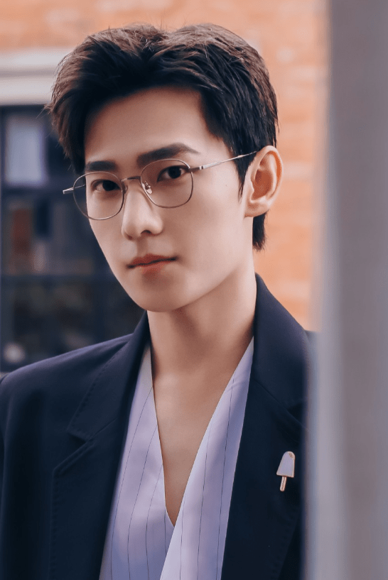 节目组|《青春环游记3》角色扮演，看到杨洋的装扮，网友：节目组太损了