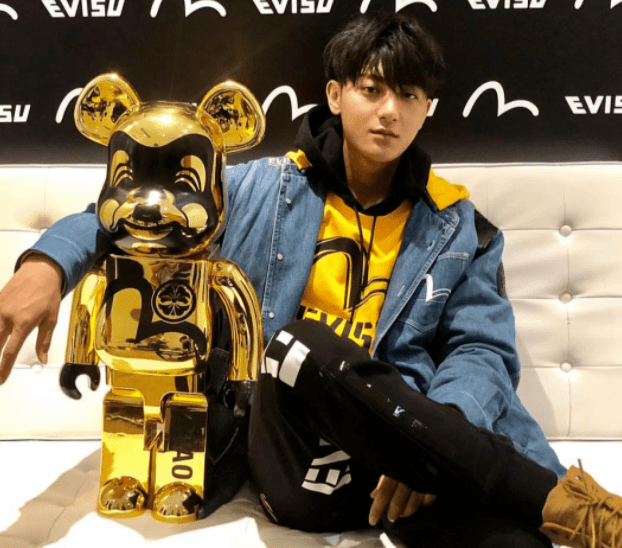 因为|黄子韬助理想顺走他家的熊猫,得知价格后,面对镜头大喊求放过