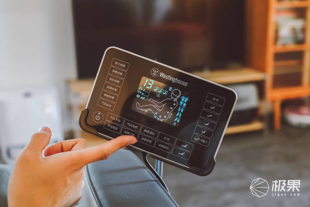 腰部|伏案工作者的福音！74组气囊+仿生机械手，在家私享全身“马杀鸡”