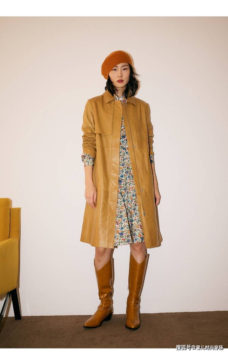 美得 早秋外套里搭配印花裙瞬间就很出彩，美得轻轻松松，赢得毫不在意
