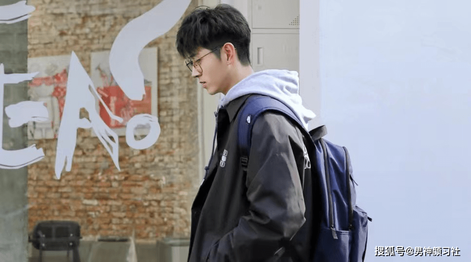 进行 大地色,现代成熟男士的主场色,约会首选搭配