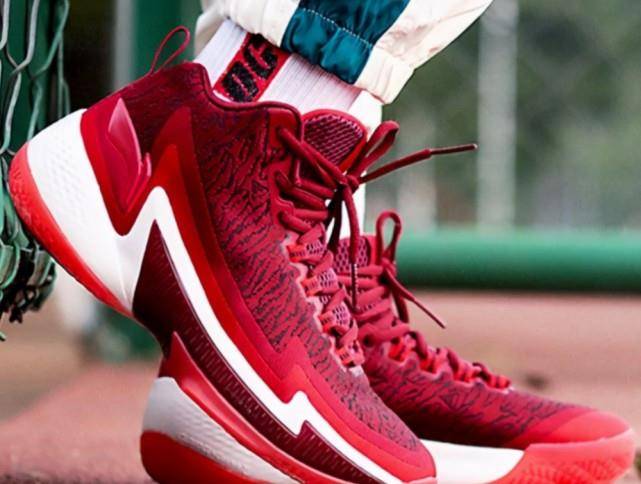 耐克 基础款篮球鞋方面，李宁安踏可以超越耐克阿迪了吧？