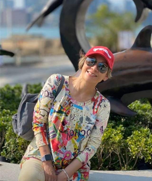 方法女人四十后，皱纹爬上头！五个紧致皮肤的方法，比护肤品更管用