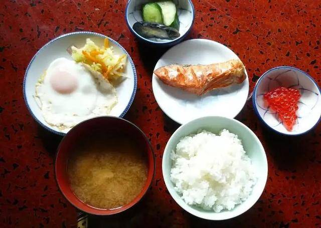 午餐|为啥日本街头没有“专门”的早餐店？专家所言一语中的，有道理