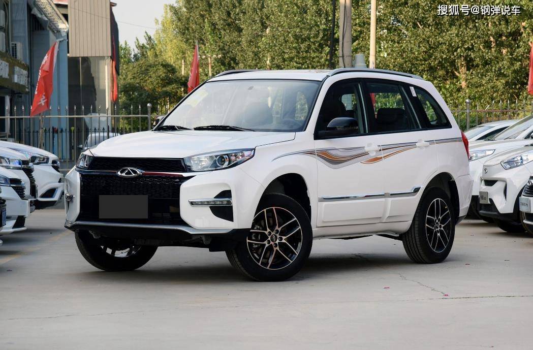 造型依旧不过时,家族式的前脸格栅,看着霸气,车身侧面配有图腾拉花