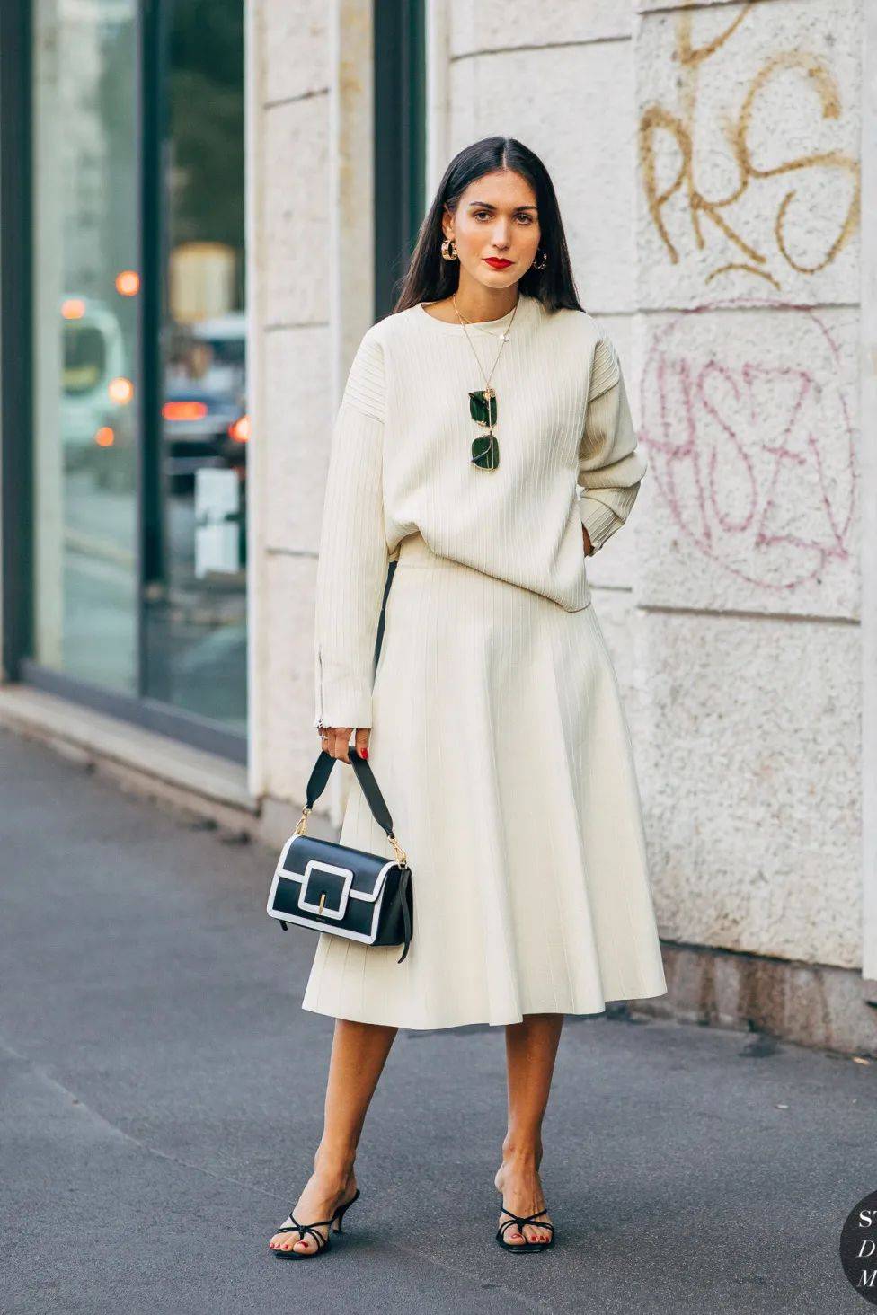 身材 今年毛衣流行这么塞！巨显瘦显高巨好看！