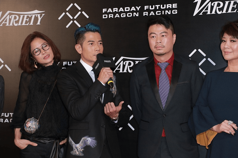 视觉 56的邵美琪瘦得有点脱相了，但气质不减，穿一身黑配波波头还挺美