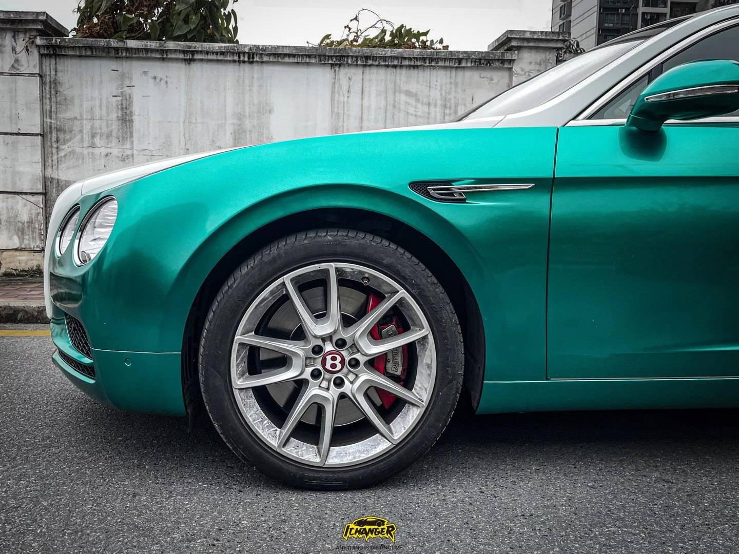 宾利 飞驰ichanger(icr)改变者金属祖母绿 水晶白(双拼)案例