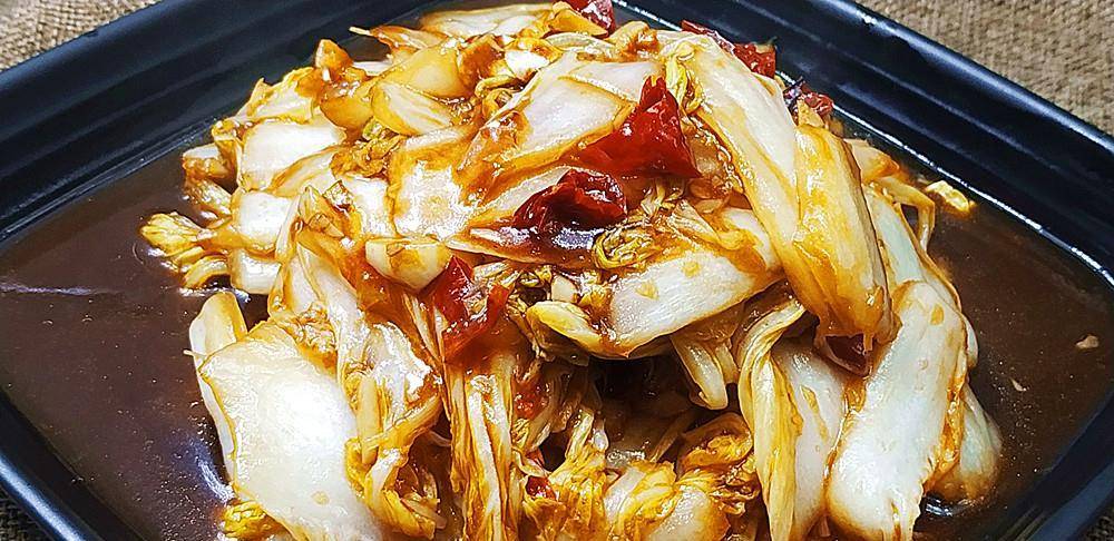 酸辣白菜帮家常做法简单 183f7e01834747718cfa0880a7a4dc79.jpeg