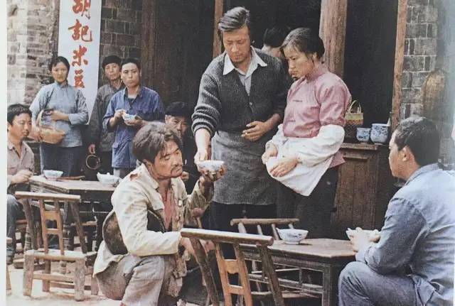 海市蜃楼|80年代十大“现象”佳片，《少林寺》1.6亿，《红高粱》获奖无数？