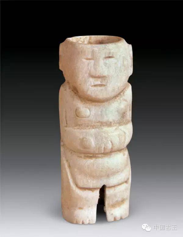 河南淅川下寺春秋中晚期楚国墓群出土玉器精粹