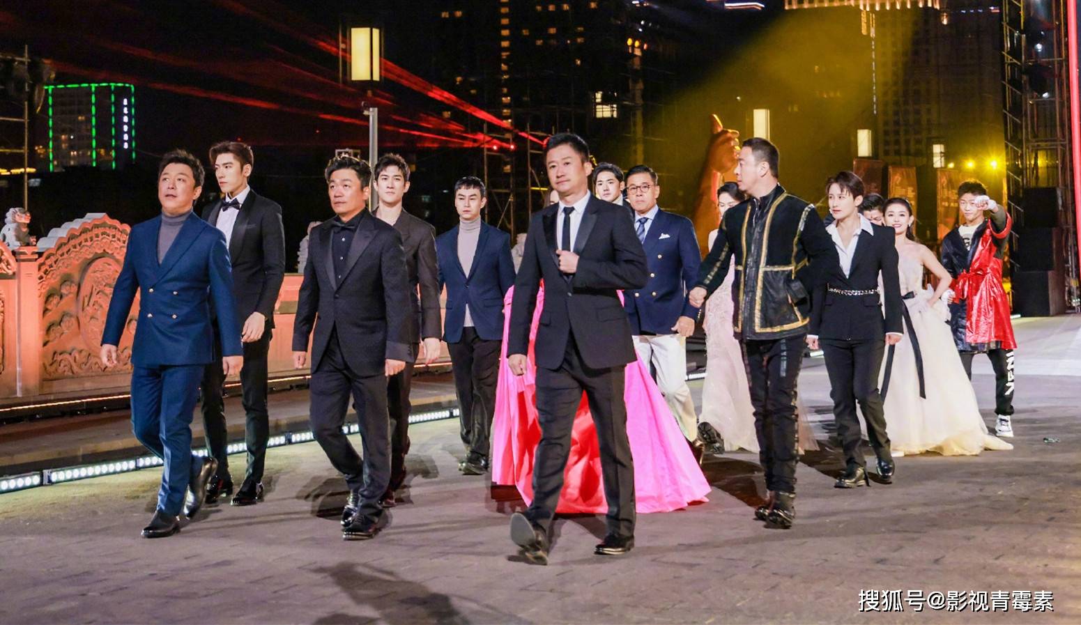 成龙|顶流收割机？继杨洋、蔡徐坤、张艺兴之后，成龙又和肖战合作