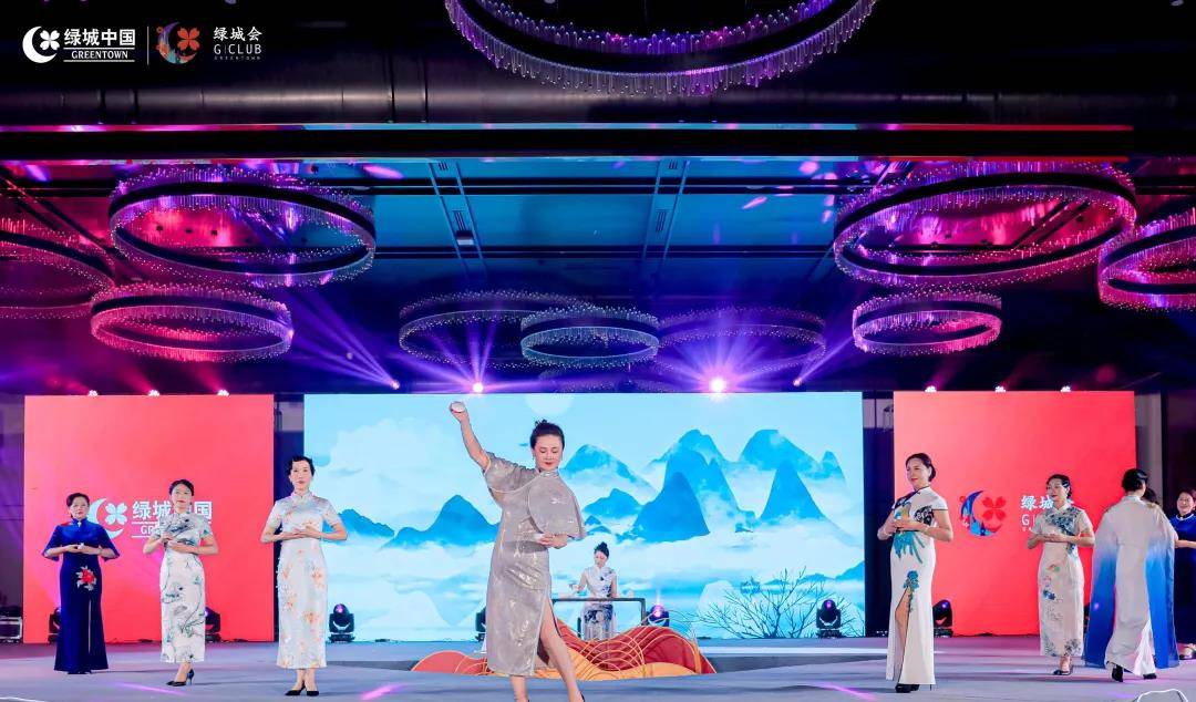 年华 花样的年华，如诗如花亦如歌