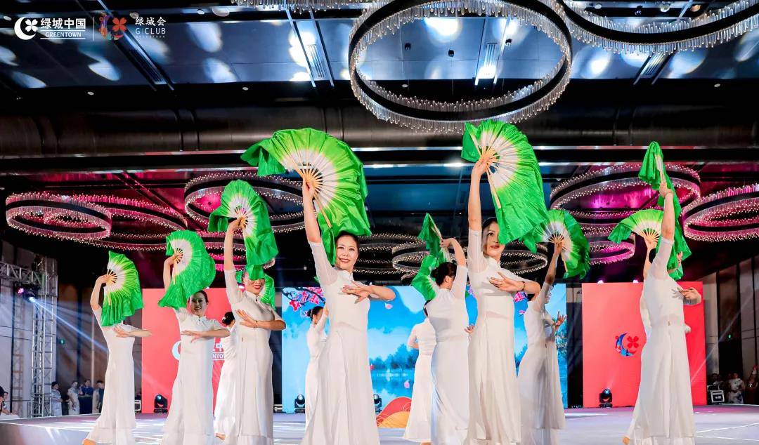 年华 花样的年华，如诗如花亦如歌