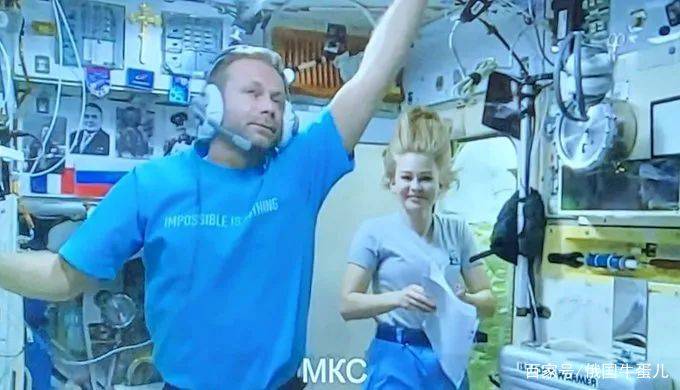 空间站|首位在太空拍电影的俄演员返回地球：刚下火箭，感觉良好，谢邀！