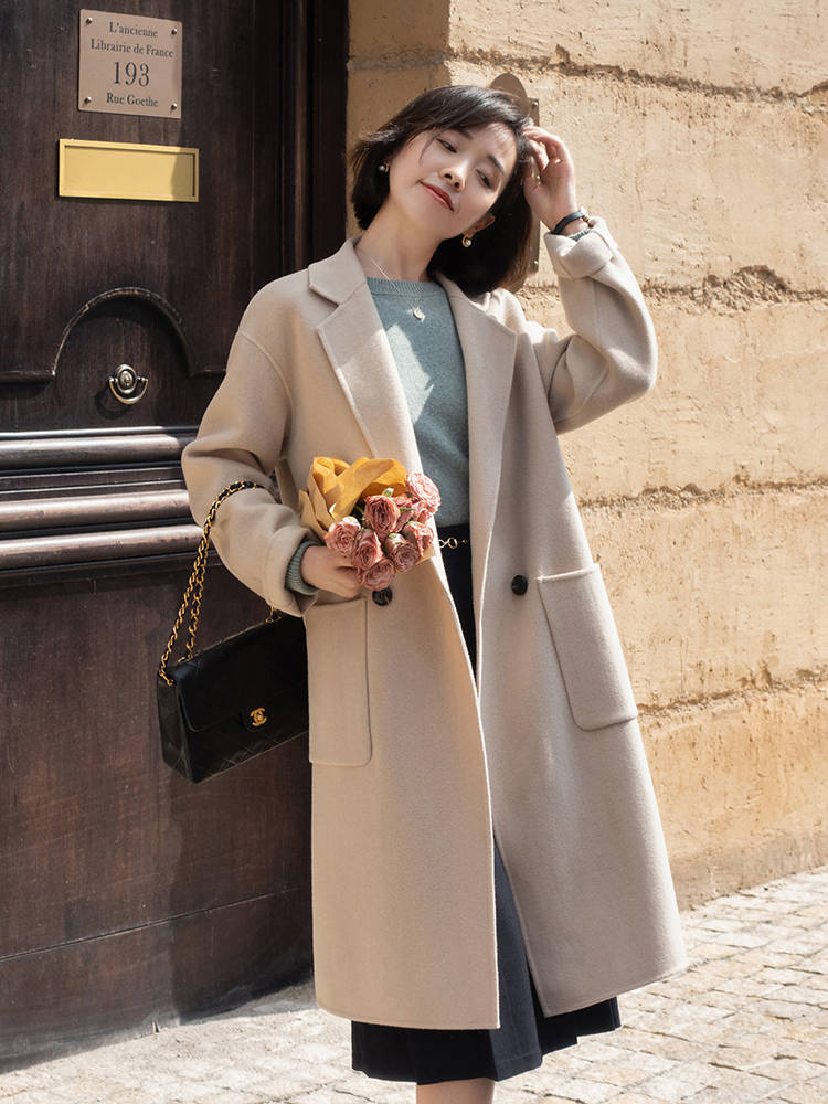 是属于 被法式穿搭造型惊艳了！毛衣搭配阔腿裤高级时髦，秋冬该这么穿