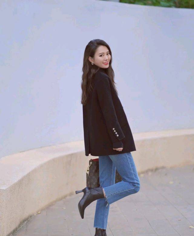 服装 寒气来袭，怎么搭配才能做到时尚与保暖并存？这三套穿搭值得借鉴