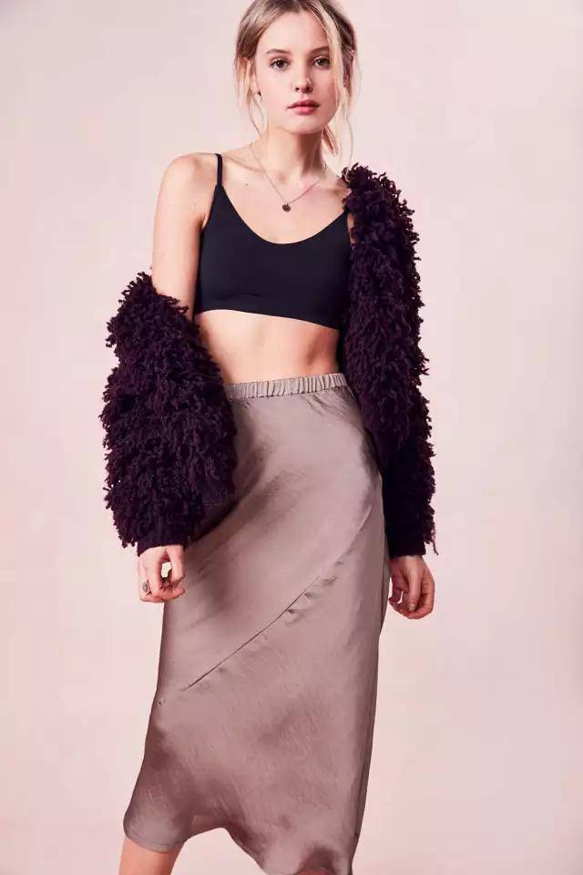 条纹 春夏趋势怎么走?见招拆招也不敢那样穿啊!