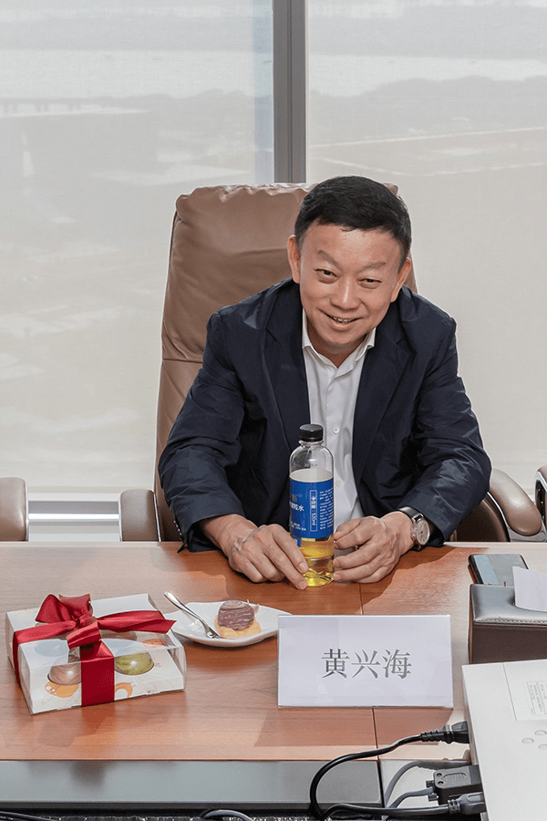 黄兴海在座谈会上分享对此,刘心艺回应道,"富汇国际集团与tomo