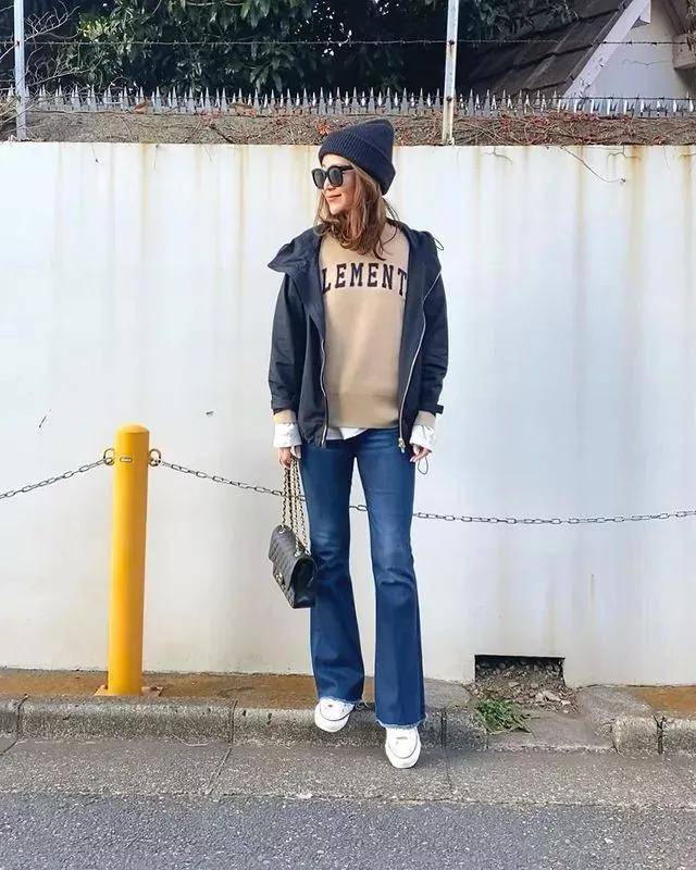 黑色 冬季针织衫怎么穿好看 这个博主的简约搭配法给你灵感