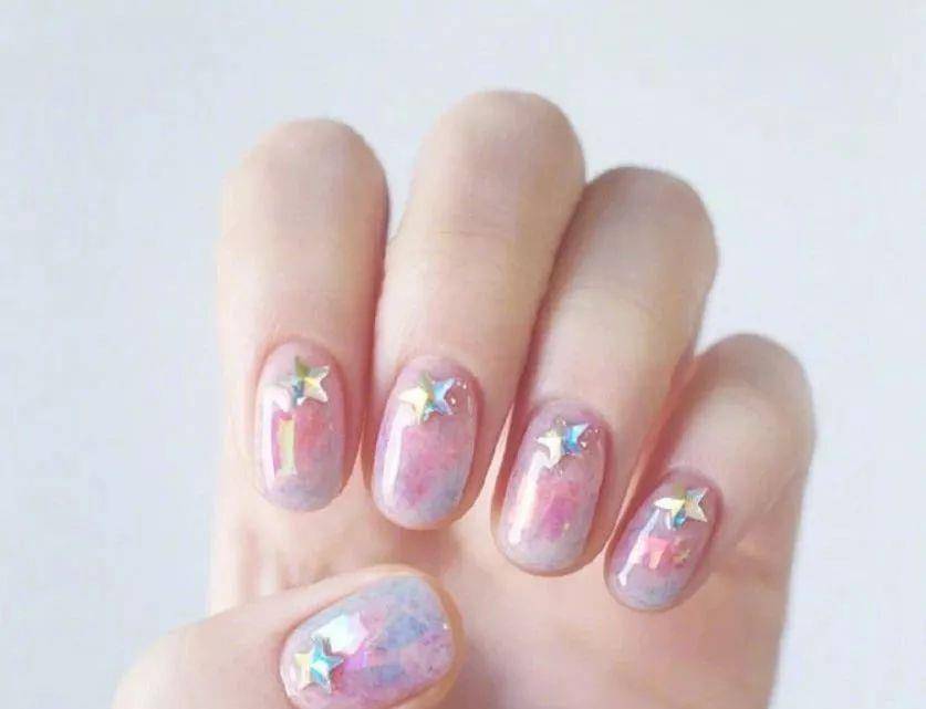 贴片「兰州美甲培训」梦幻透明系美甲,美出一定境界!