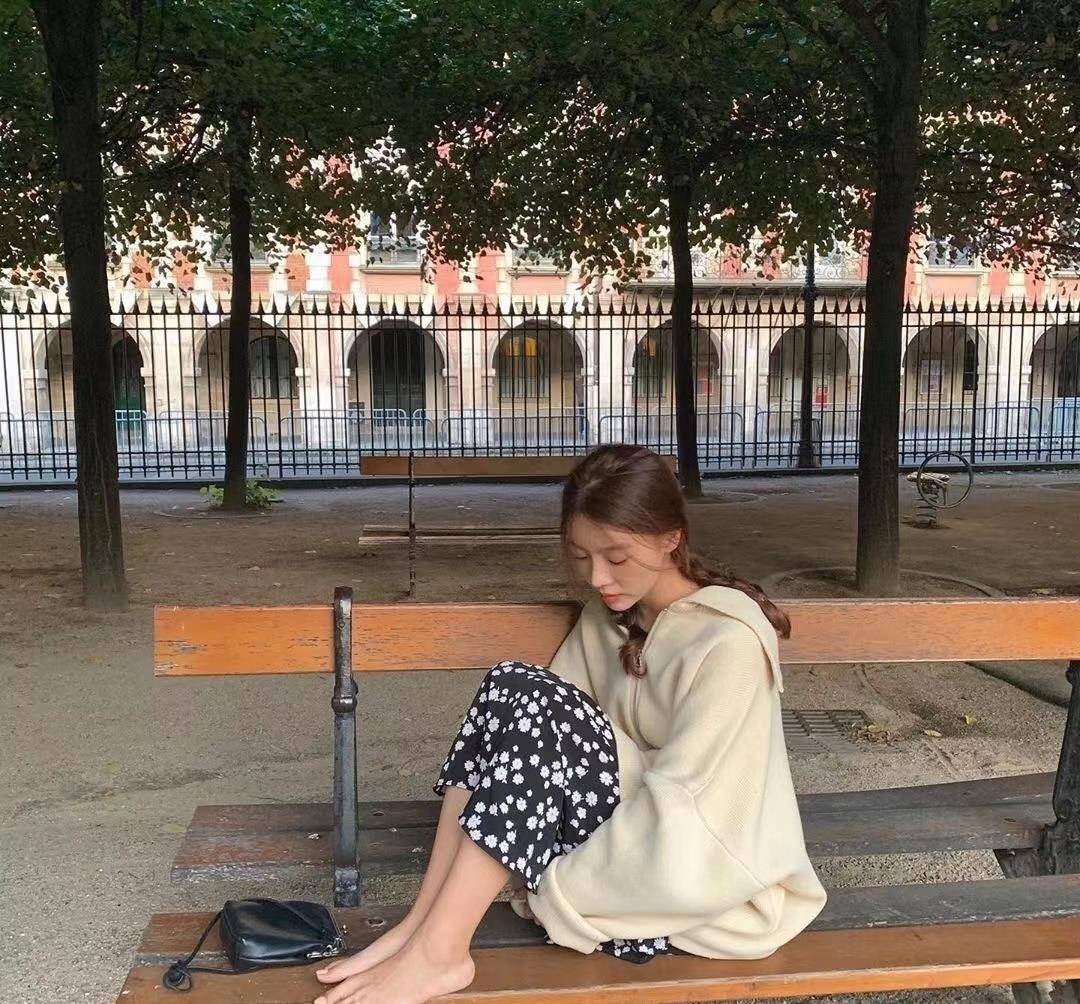 米色 卫衣搭配推荐！配半裙真的太好看！