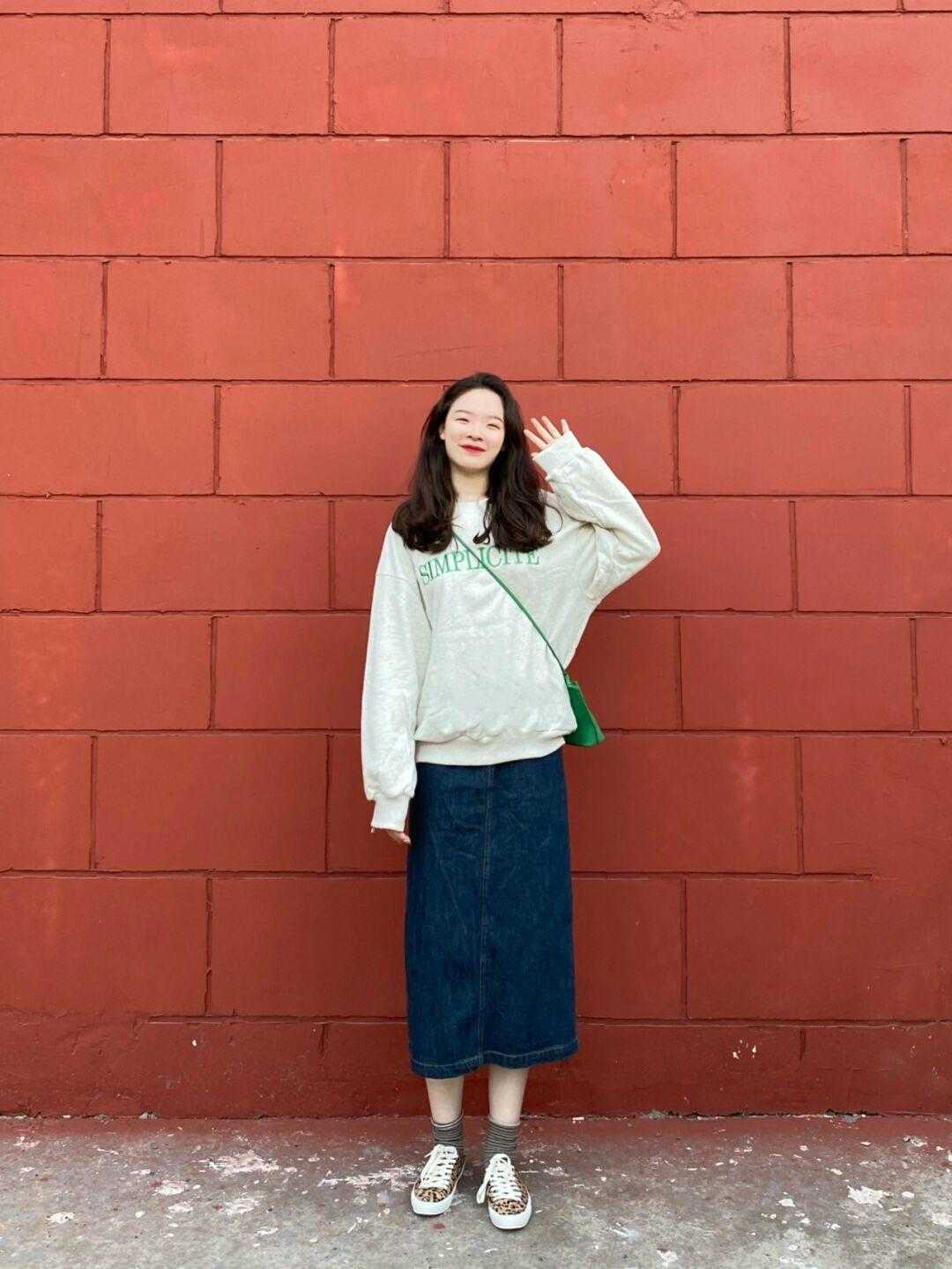 小个子 小个子女生秋冬怎么穿？试试这些卫衣搭配方式，减龄俏皮又保暖