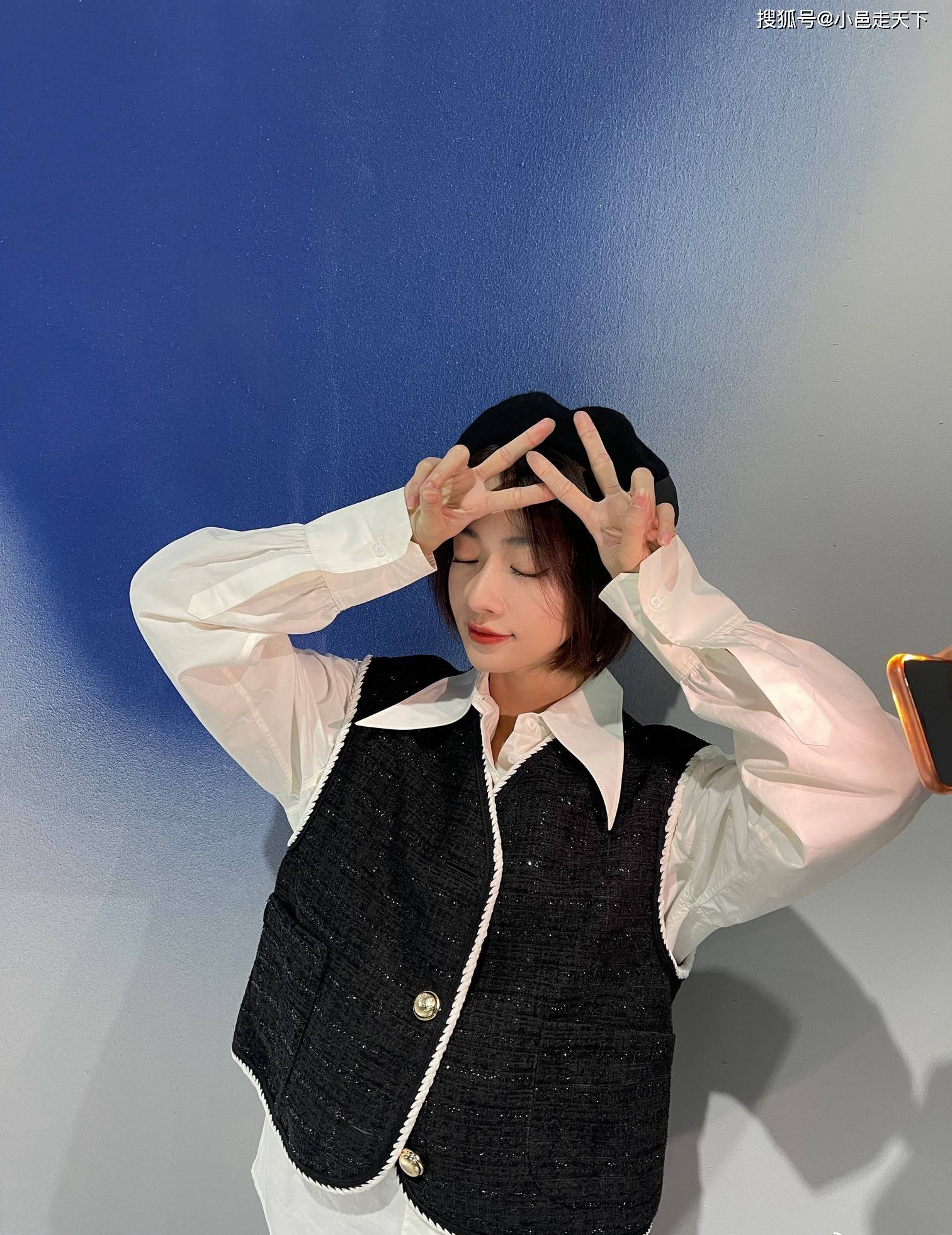 长裙 吴谨言条纹长裙性感写真