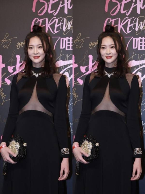 服装 惠若琪打扮起来挺美的，穿透视裙真撩人，和191的高伟光差不多高