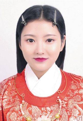 假发明代造型：贵夫人堆砌盘发造型
