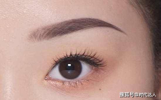 剑眉鞠婧祎终于“换妆”了,但网友却直言:像女装大佬