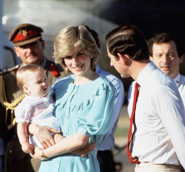 黑色 当戴安娜和梅根“撞衫”，谁的穿搭更优雅？儿媳裙装更单调