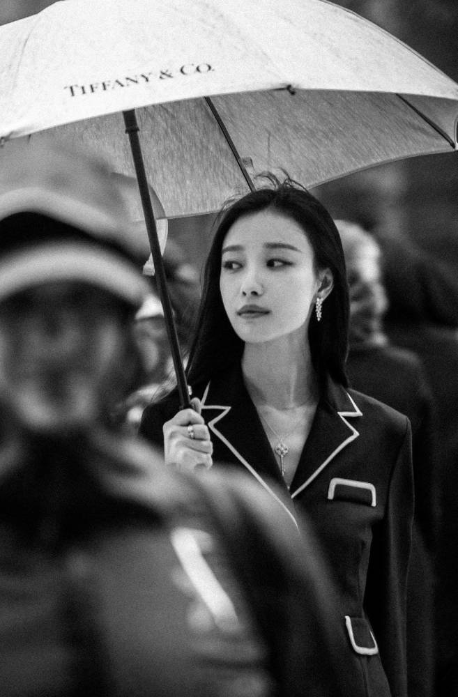 火遍娱乐圈的"氛围感",这8位明星轻松美出圈!_倪妮