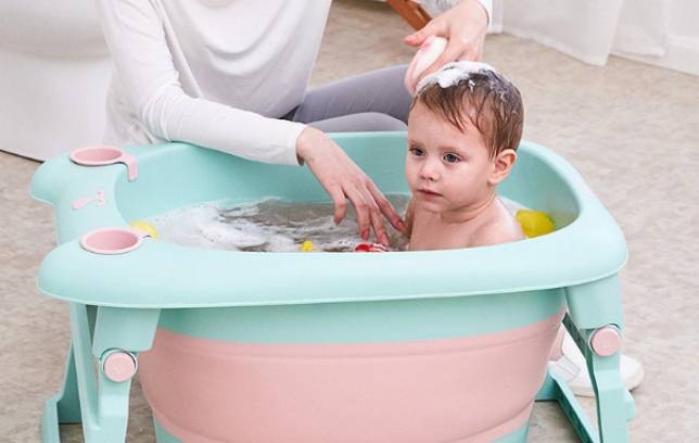 如何给新生儿洗澡秋天 6ac19b0374234e2dacebaacc215224aa.jpeg