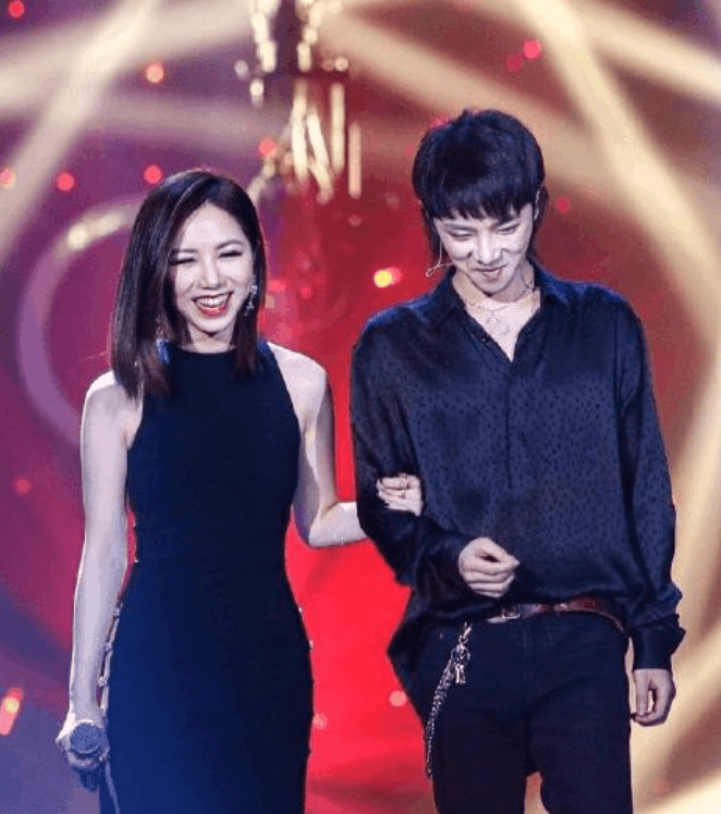 方面|华晨宇，就这样在火星弟弟和孩子之间，改写了他的结局