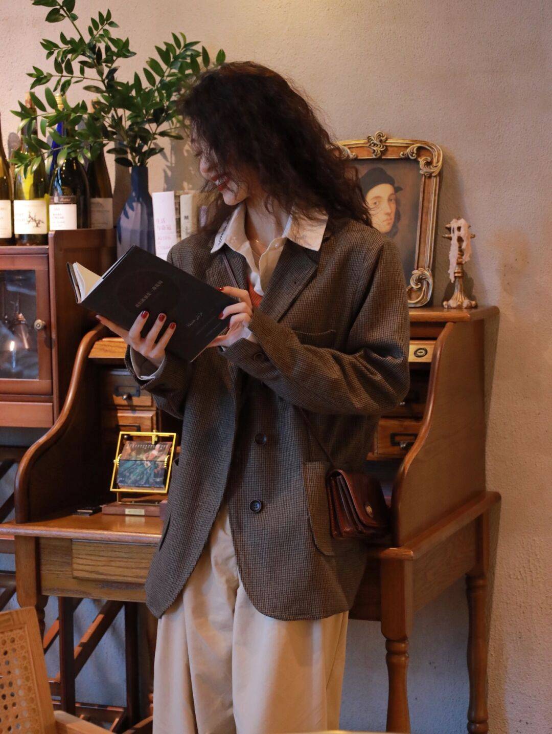 毛衣 秋冬季外套怎样穿出层次感？学会这3点，让你跟臃肿造型说拜拜