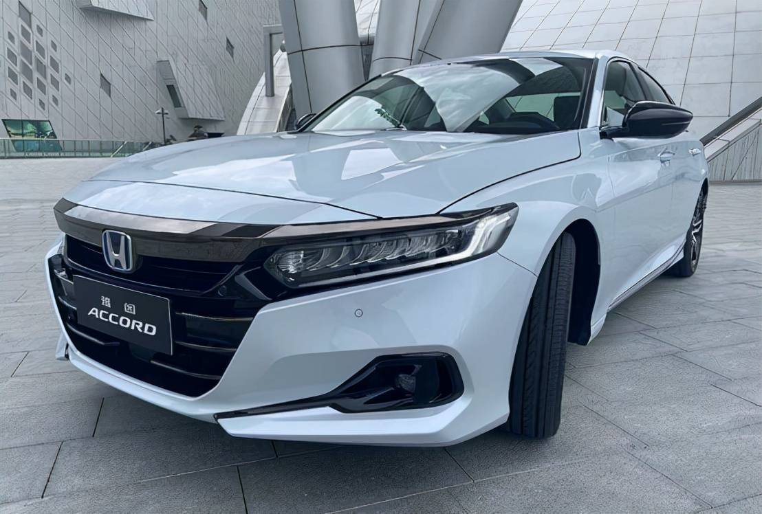 试驾全新雅阁锐·混动 由外而内的进化带来哪些新感受?