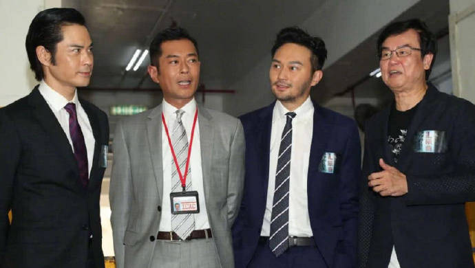 51岁古天乐低调庆生,好友吴君如晒庆生照,两人亲密搂肩关系佳