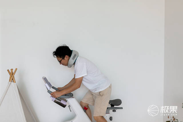 拯救手机党颈部的神器！3D仿人手媲美按摩技师，挂脖牢靠全方位缓压