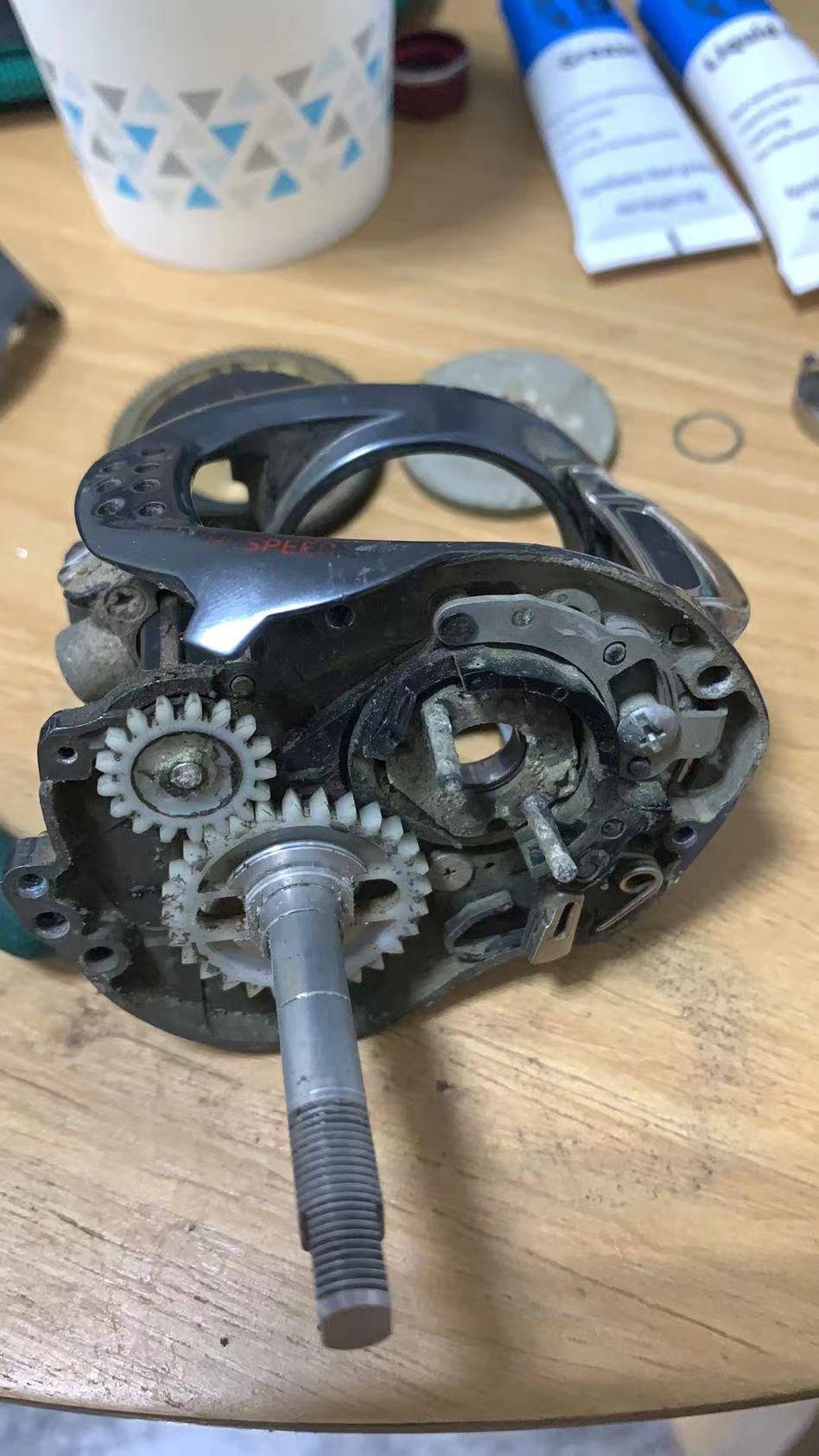 原创这款红蜘蛛水滴轮两年没有好好保养过打开后里面让人震惊