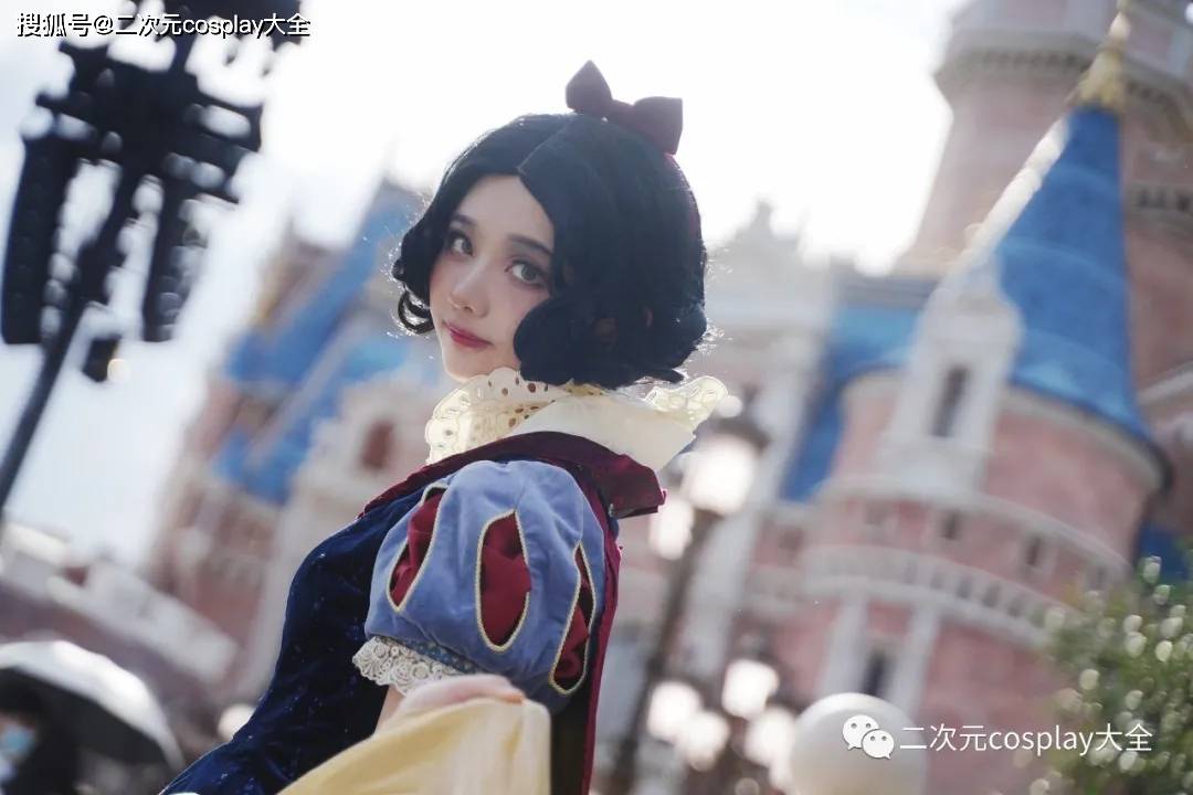 本人|白雪公主cos，太可爱还原啦，简直就是白雪公主本人
