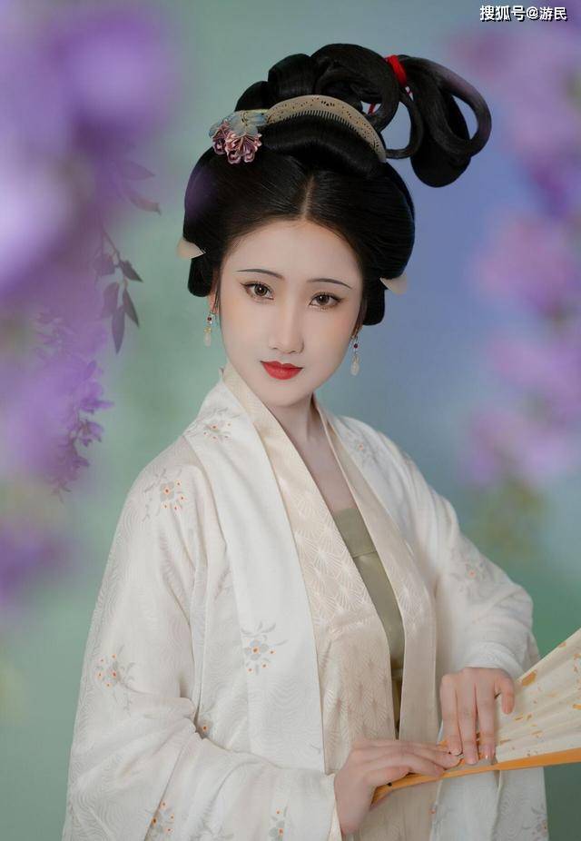 什么是真正的美人 45b61cb30ce24443aabffa85335e8620.jpeg