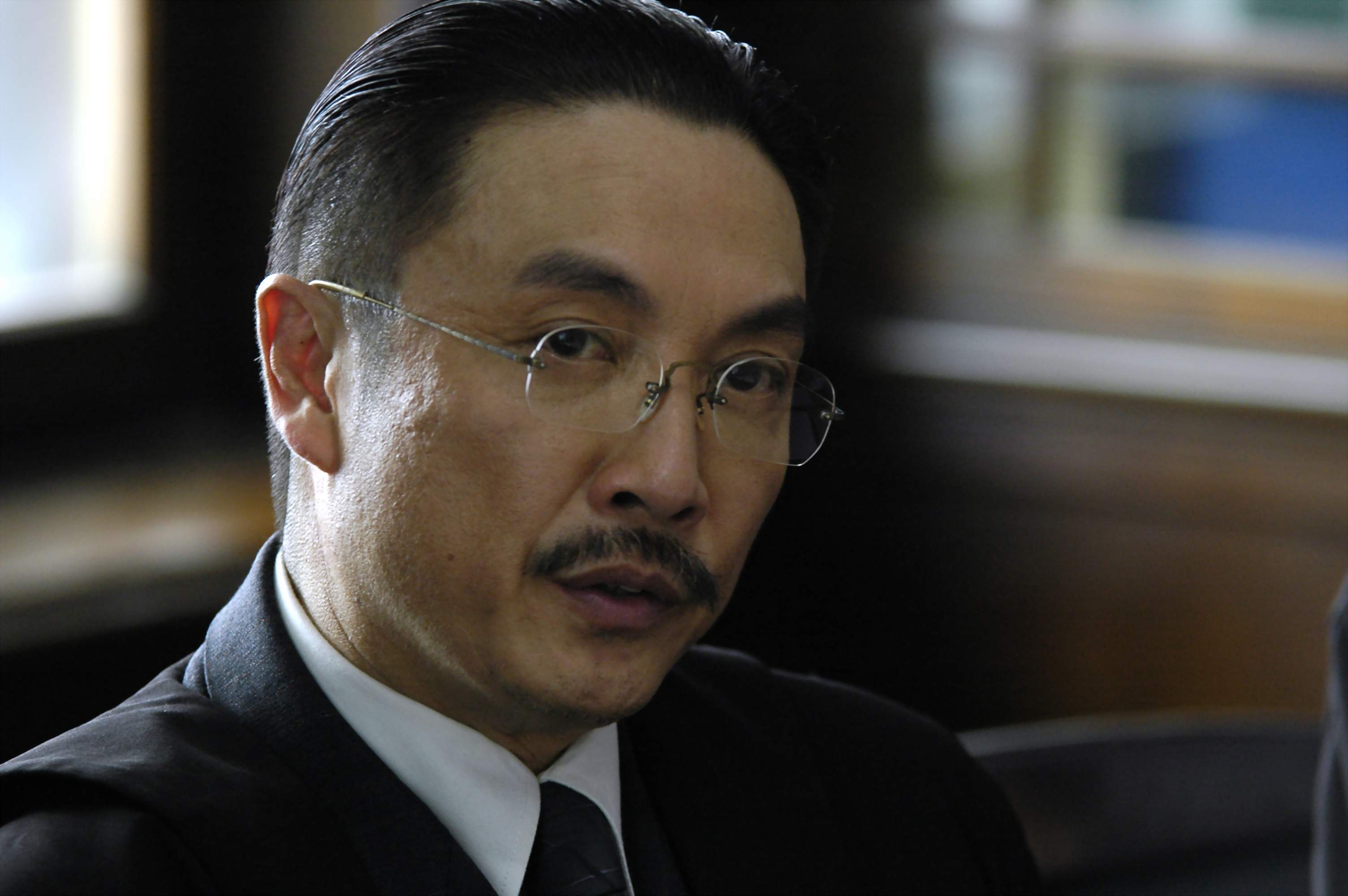 原创刘松仁娶小22岁泰国空姐65岁和母亲牵手逛街72岁没孩子